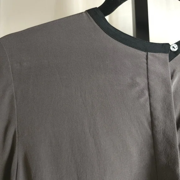 Vince 100% Silk Gray Longline Blouse 6 Mixed Media Back Minimalist Corporatecore - Picture 5 of 11